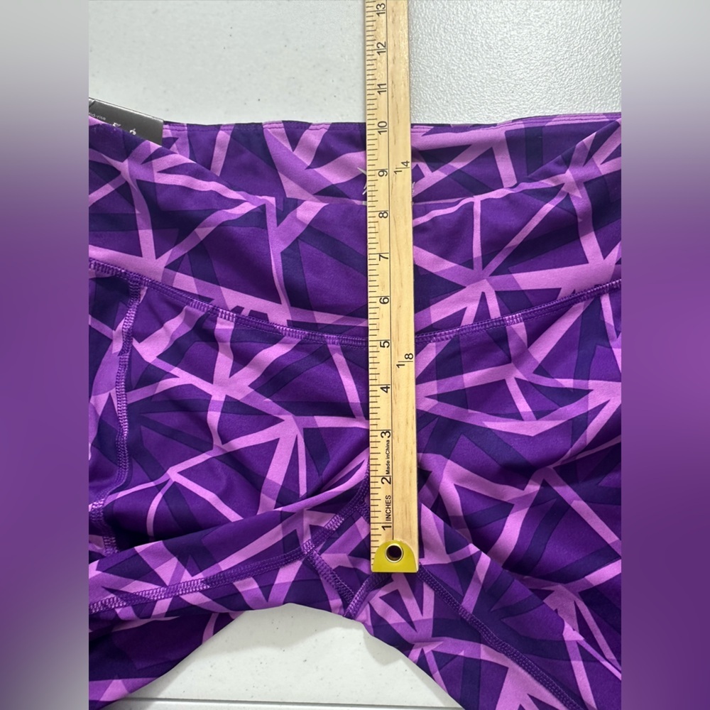 NWT Old Navy Active Sz L Women’s Purple Capri Leggings Geometric Athletic - Picture 9 of 10